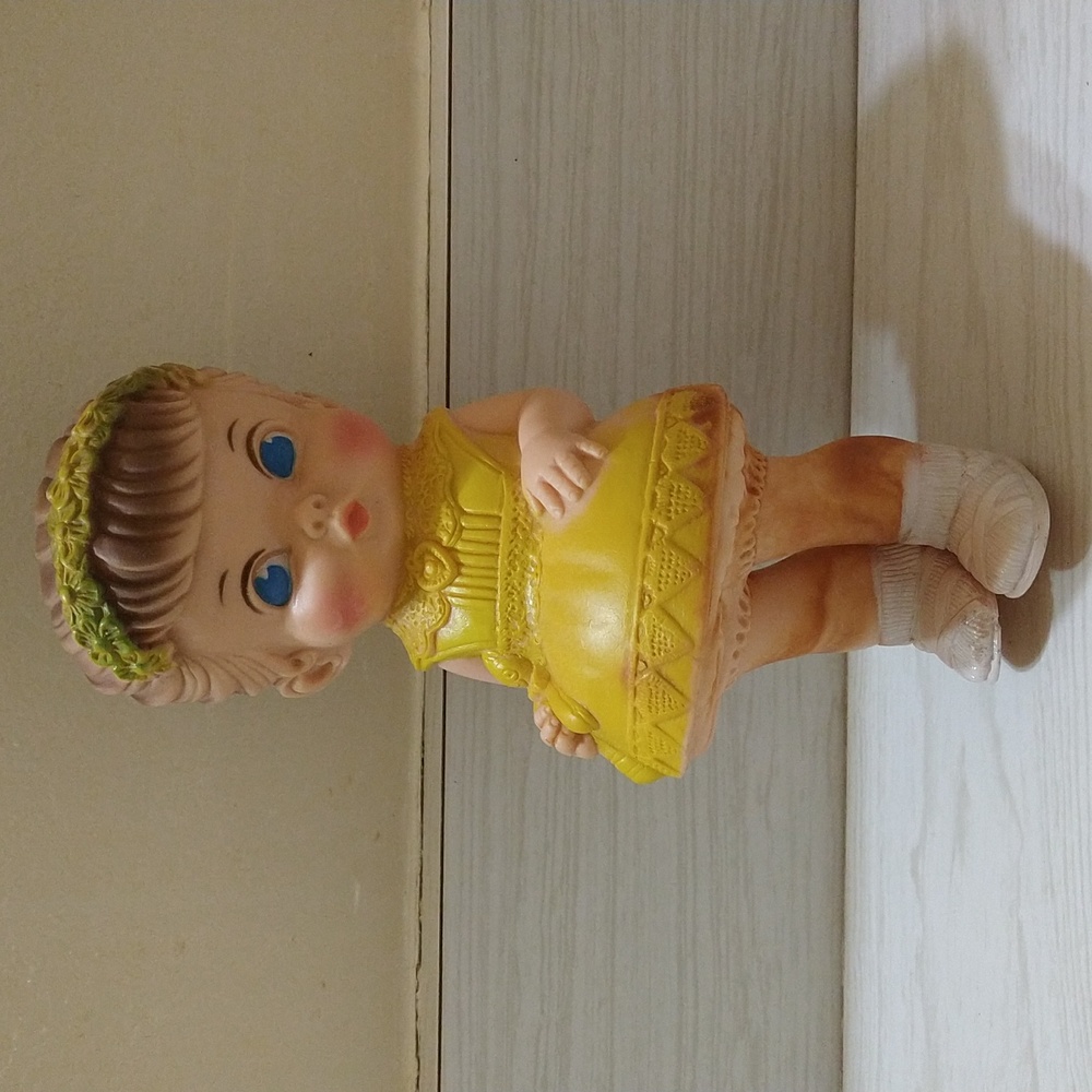 Vintage 1958 Edward Mobley Girl Rubber Doll Squeak Toy Arrow Plastic 8"